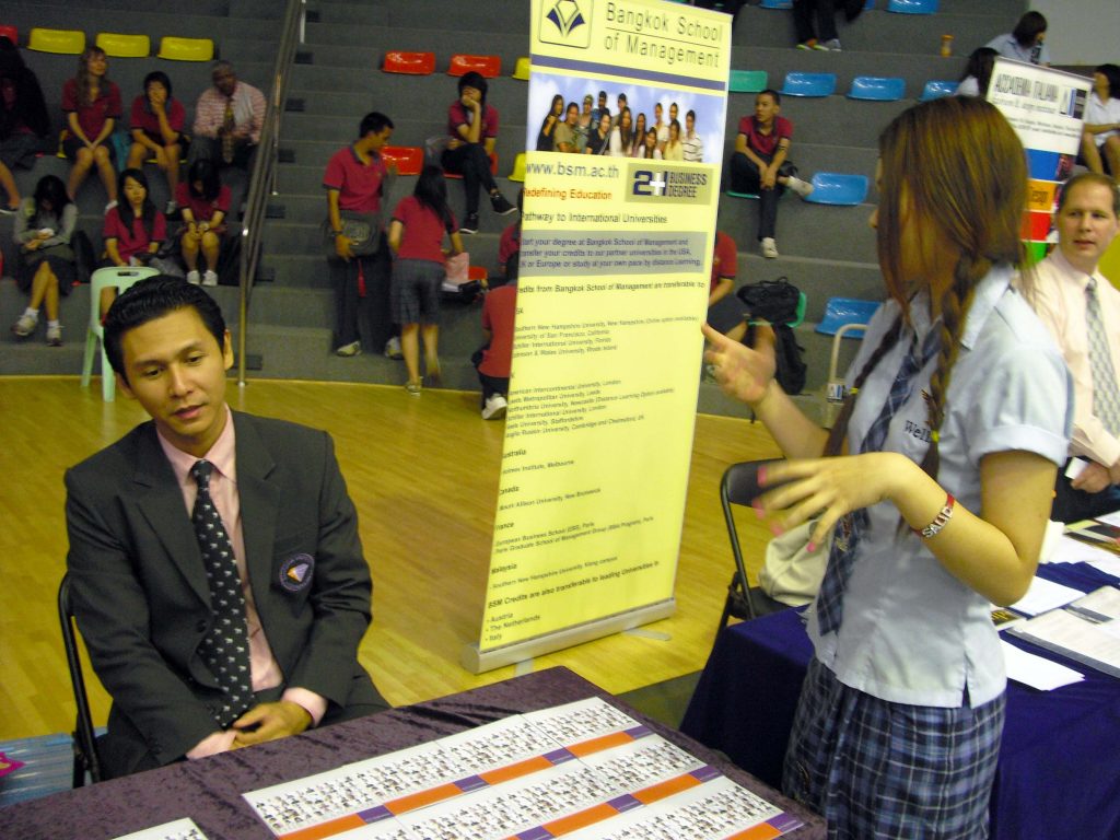 Thai University Fair 03