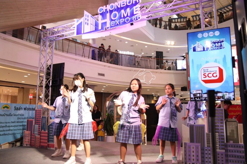 Wells International School Students Perform at Central Chonburi